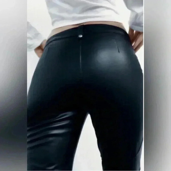 ✨🆕Zara🆕✨ | Black faux  leather zippered moto lined pants with padded knees - Picture 3 of 16